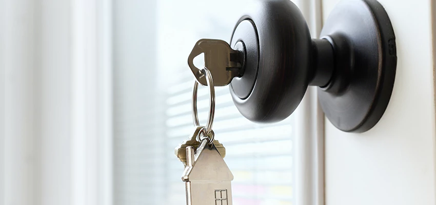 Bifold Door Knob Replacement in Bay Point, California